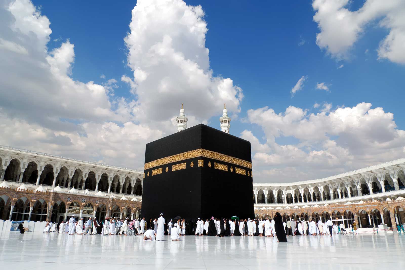 hajj-on-behalf-of-parents-or-mosque-financing-which-one-first