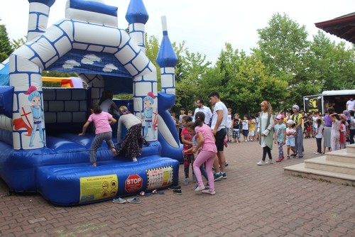 Play and Pray: Here is How Imam Drew Children to Mosque - About Islam