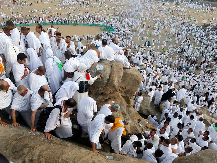 Pilgrims Ascend Arafat in Hajj Climax 