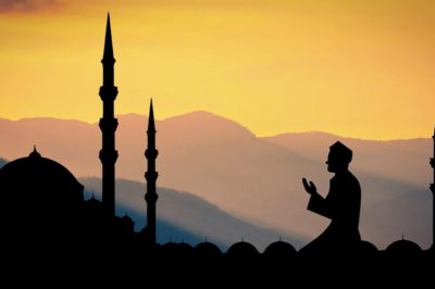 Standing on the Side of God - 3 Steps to Be a Better Host - About Islam