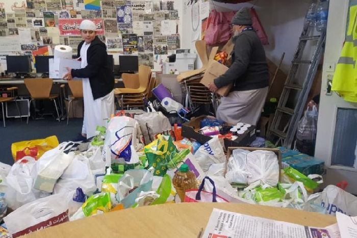 Dewsbury Mosques Unite to Help Local Food Bank - About Islam