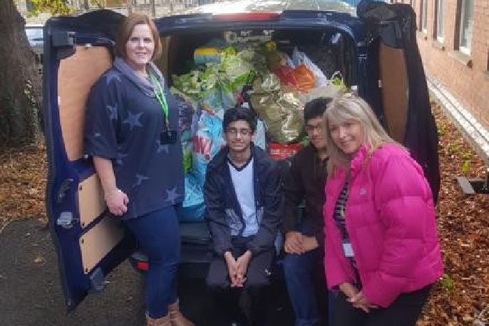 Dewsbury Mosques Unite to Help Local Food Bank - About Islam