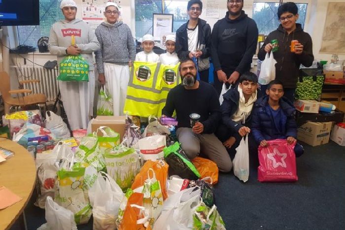 Dewsbury Mosques Unite to Help Local Food Bank - About Islam