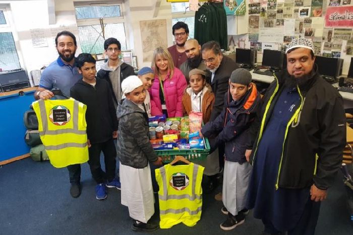 Dewsbury Mosques Unite to Help Local Food Bank