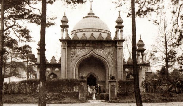 A postcard shows an image of Shah Jahan Mosque in the first half of the 20th century (Image: Surrey Advertiser – Grahame Larter)