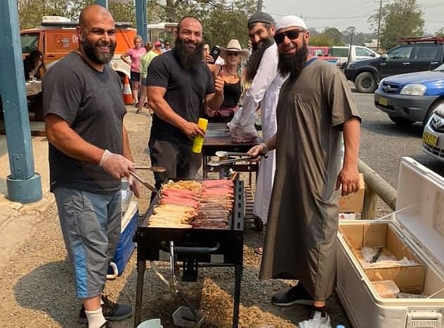 Aussie Muslims Praised for Hosting Free BBQ for Bushfire Victims - About Islam