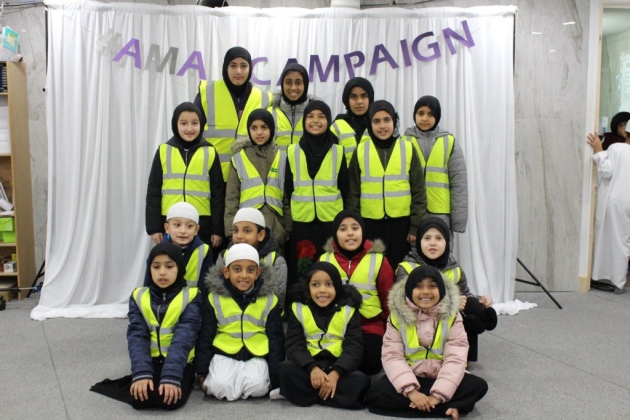 Ilford Muslim Kids Distribute Food Packs to Neighbors - About Islam