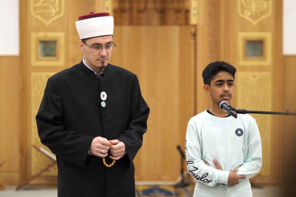 Cambridge-Mosque-Imam-Dr-Sejad-with-Boy-Reciting-Quran