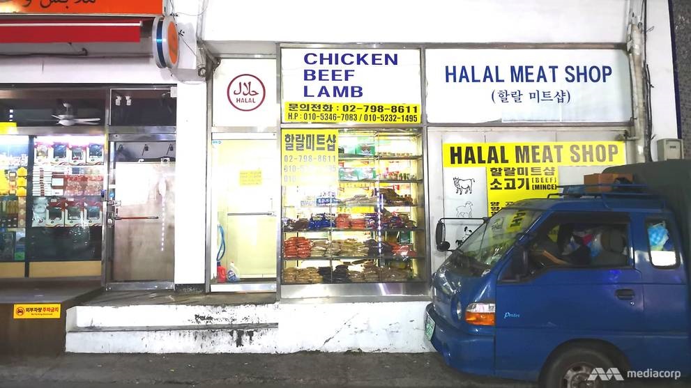 Some businesses use informal labels to indicate Muslim-friendly snacks. (Photo: Jalelah Abu Baker)
