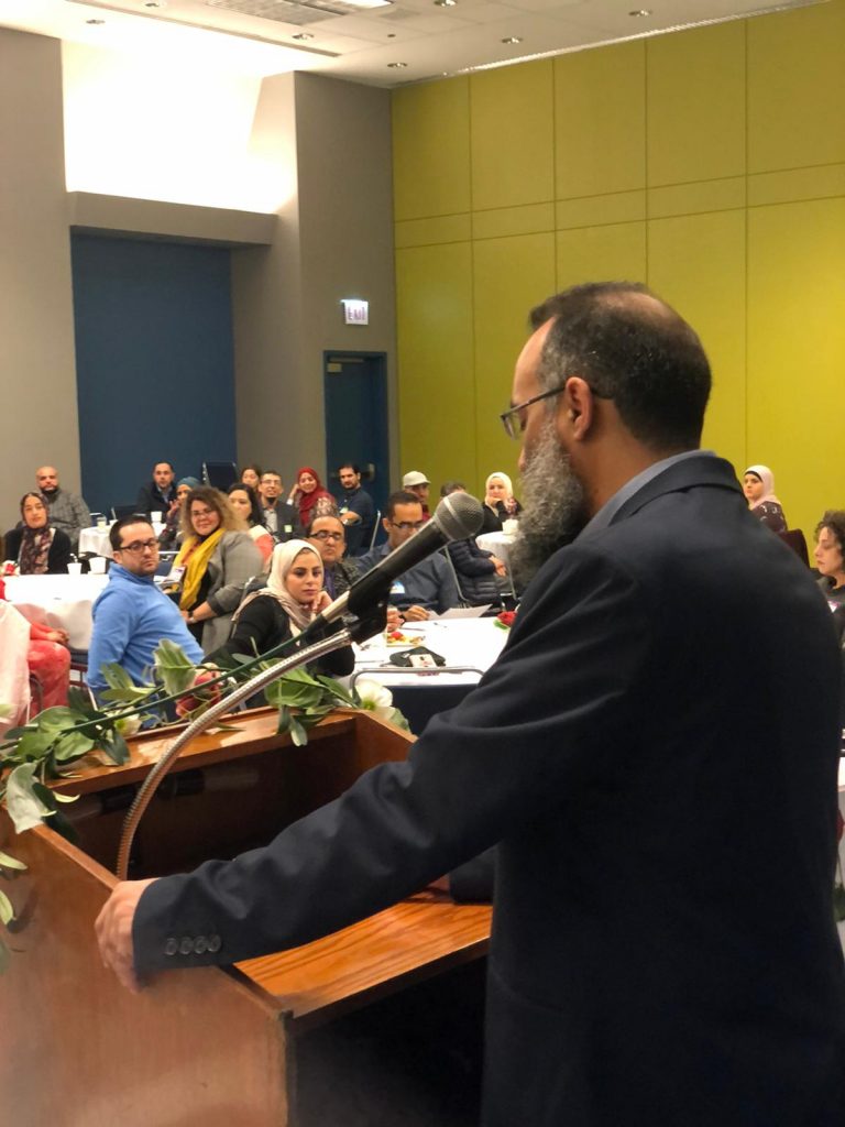 Shaykh Yaser Birjas talking to the attendees.