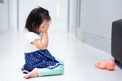My 2-Year-Old Kid is Too Attached to Me: Normal?