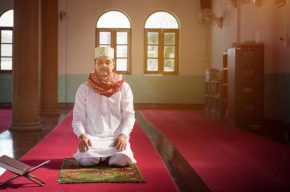 Is Making Duaa in Prayer in a Language Other than Arabic Permissible?