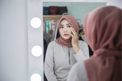 I Want to Take Off My Hijab; How Shall I Tell Mom?