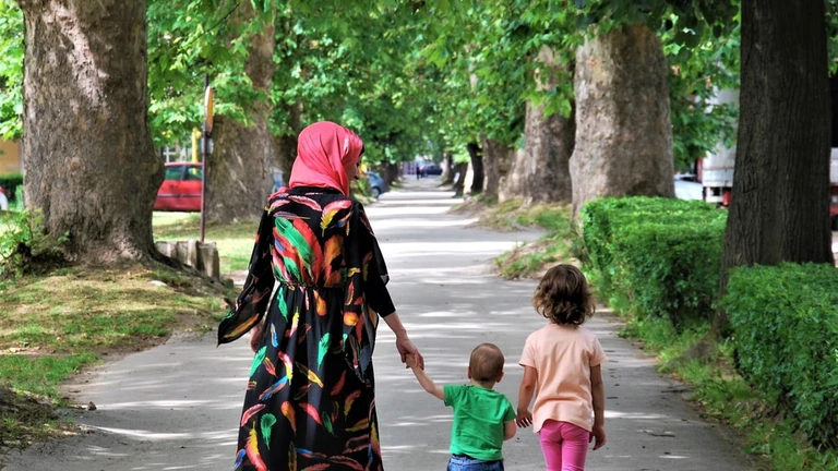 The Muslim Supermom Myth: Facts vs Expectations - About Islam