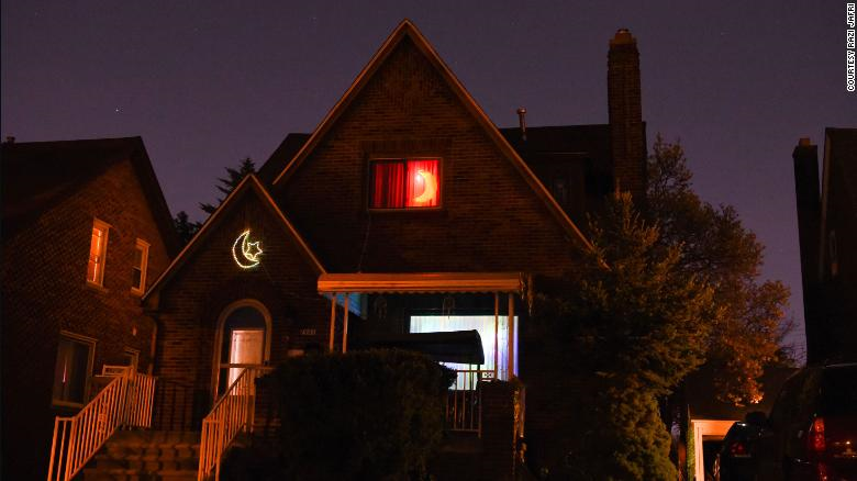 Michigan Muslims Launch Ramadan Lights Challenge to Lift Spirits - About Islam