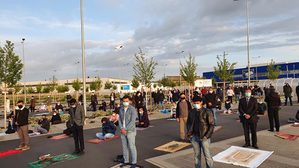 IKEA Germany Store Offers Car Park for Muslims `Eid Prayer - About Islam