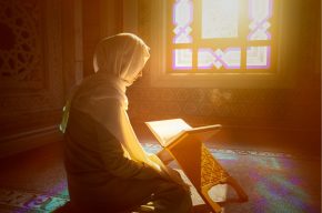 A woman reading quran-Can a Woman Read Quran Loudly?