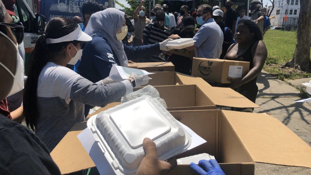 Baltimore Muslims Host Food Drive to Help Hungry Families - About Islam