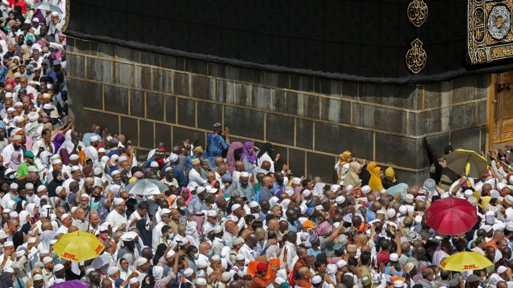 pilgrims performing tawaf in 2019