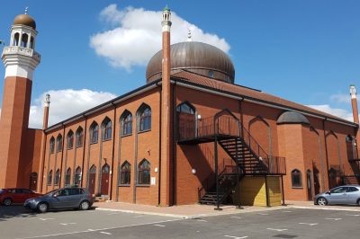 Oxford Mosque Offers Free Meals to School Children