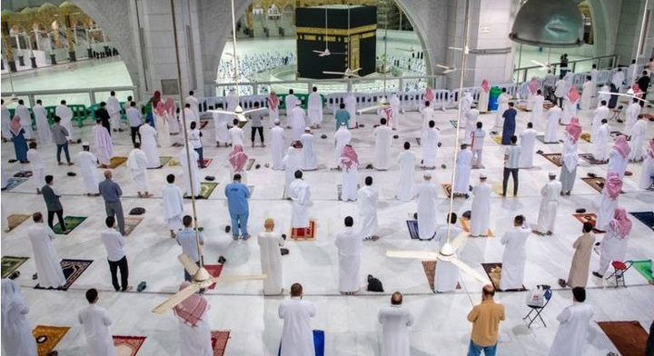 Muslims Pray Fajr in Grand Mosque for First Time in Seven Months - About Islam