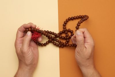 Can We Use Prayer Beads While Making Dhikr?