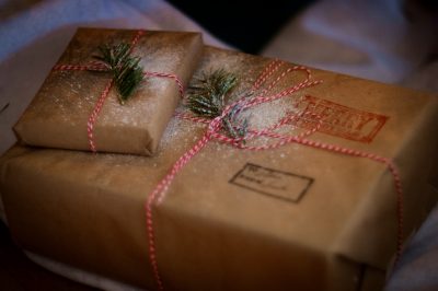 Can We Exchange Christmas Greetings and Cards with Christians?