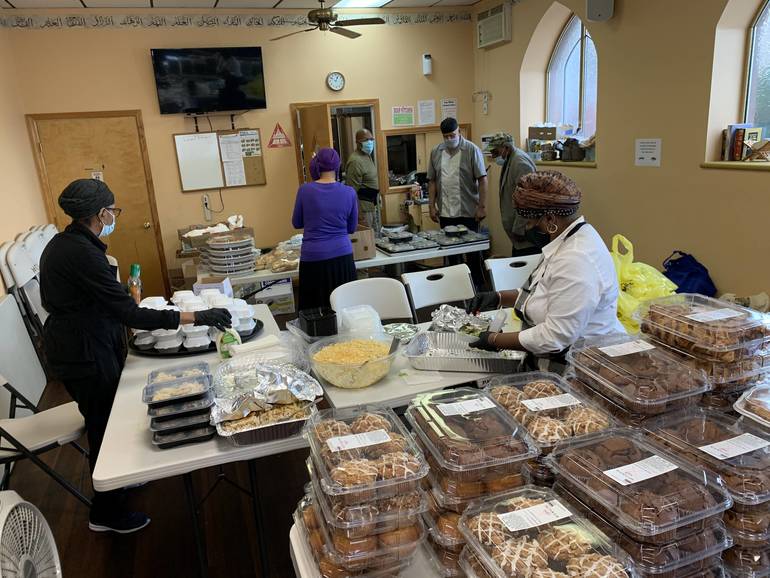 New Jersey Soup Kitchen Serves Free Meals to Needy (In Pictures) - About Islam