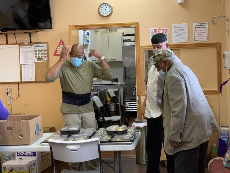 New Jersey Soup Kitchen Serves Free Meals to Needy (In Pictures) - About Islam