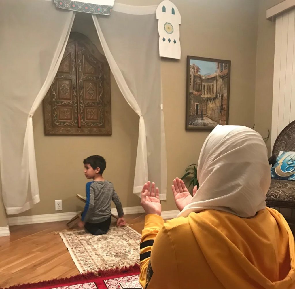 Winnipeg Family Creates Mosque at Home for Ramadan - About Islam