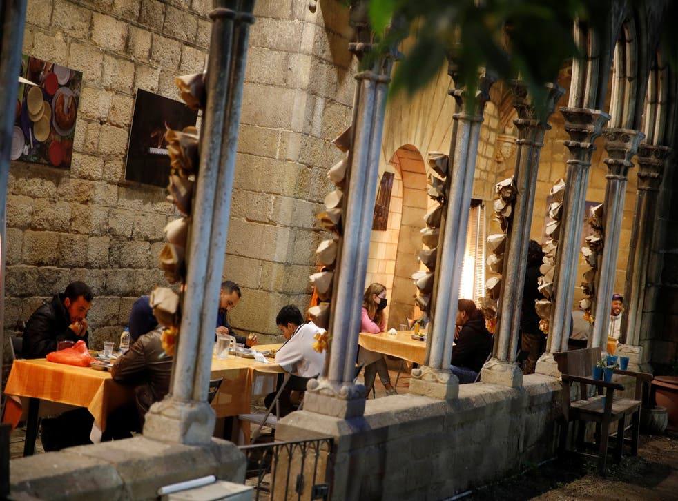Barcelona Church Opens Doors to Ramadan Iftar, Prayers - About Islam