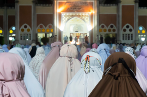 muslim women praying