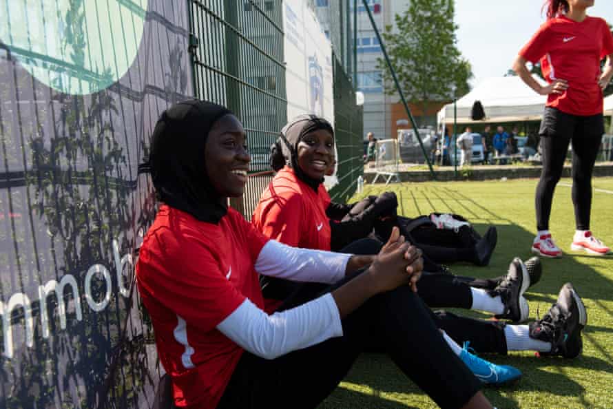 Les Hijabeuses: Muslim Women Fight On-Pitch Hijab Ban - About Islam