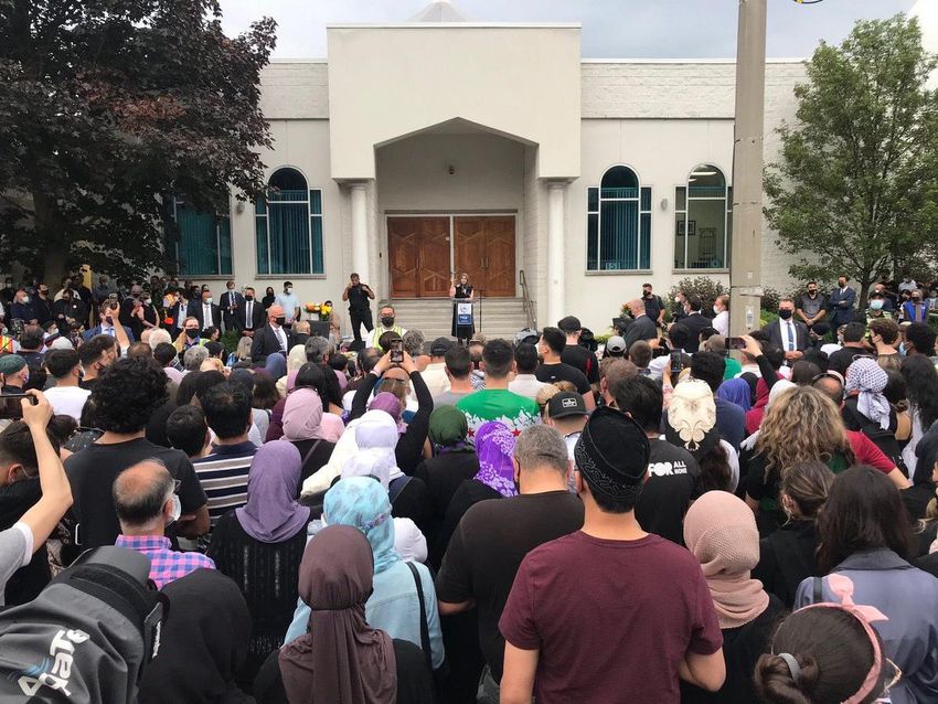 'We Will Not Let Hate Win': Thousands Attend Vigil Held for Muslim Family - About Islam