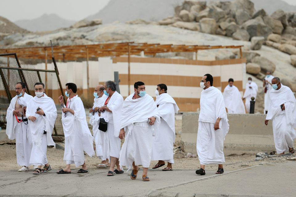 Hajj In Pictures: Pilgrims Ascend Mount Arafat - About Islam