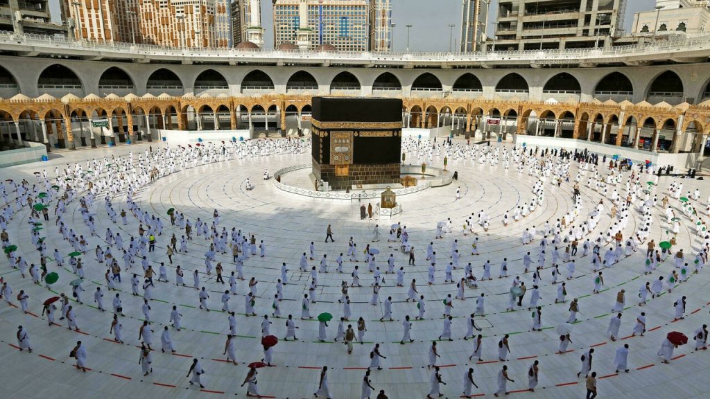 Robots, Mataf Tracks Reflect Finishing Touches before Hajj - About Islam