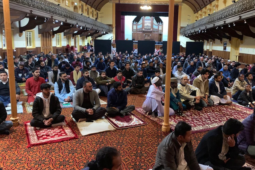 The Islamic community in Launceston filled out the Albert Hall this year for the Eid-ul-Fitr celebration at the end of Ramadan. (Supplied: Mostafa Seleem)