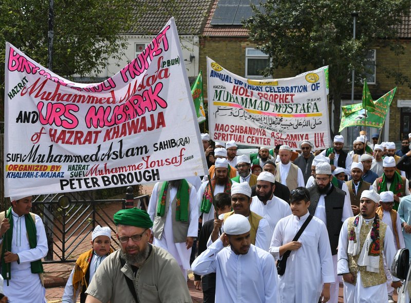 Muslims Parade in Peterborough to Celebrate Holy Days - About Islam