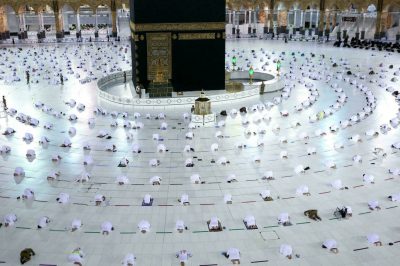 Foreign Pilgrims Happy to Return to Makkah for Umrah - About Islam
