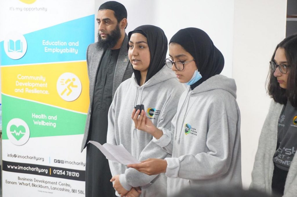 Muslim Girls Raise Fund for New Defibrillators to Save Lives - About Islam