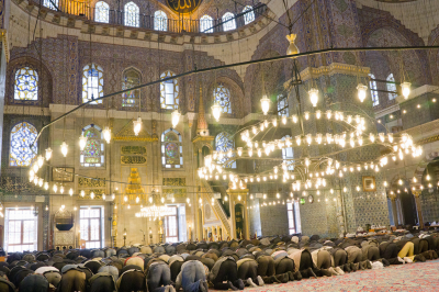 How Can New Muslims Adjust with Their New Faith?