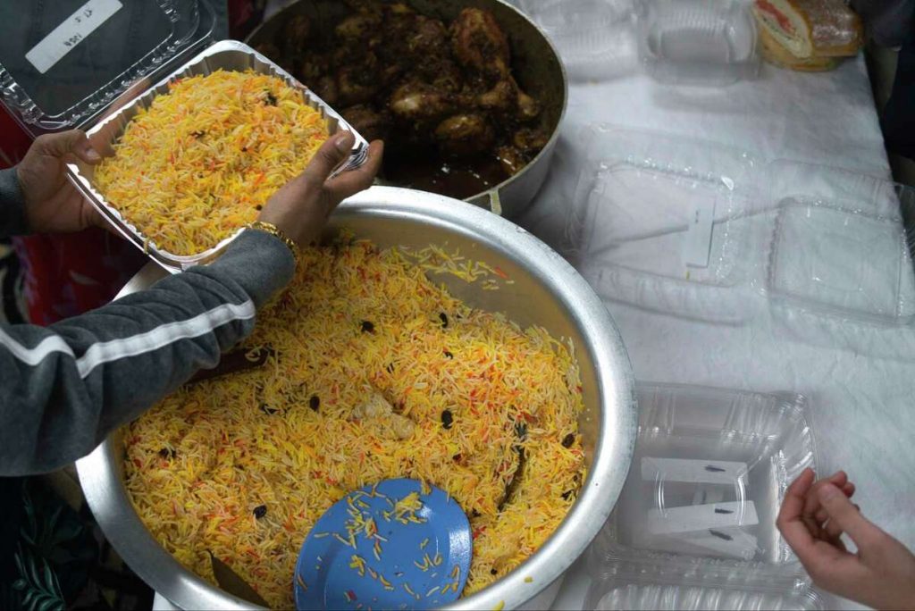 Muslim Soup Kitchen Gives Afghan Refugees Tastes of Home - About Islam
