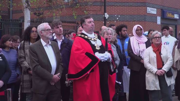 Hundreds Join Islamic Relief Community  Street Iftar in London - About Islam