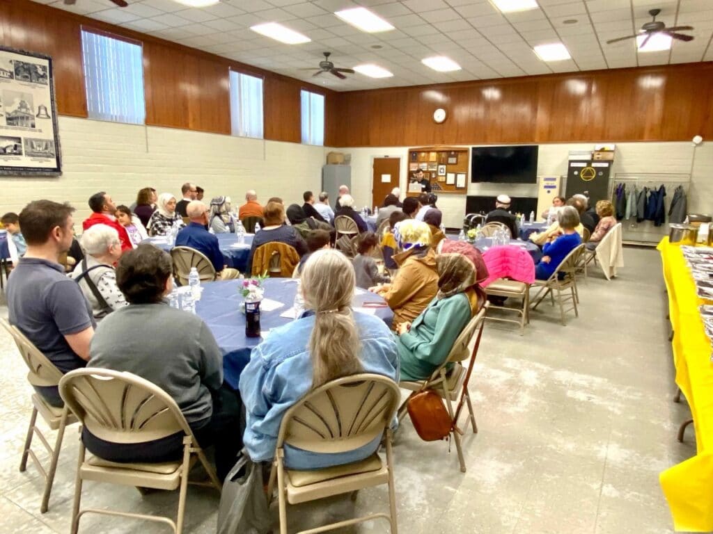 Ohio Church Hosts Iftar for Muslim Partners - About Islam