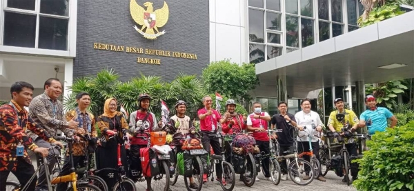 Indonesian Muslim Travels to Makkah on Bicycle for Hajj - About Islam