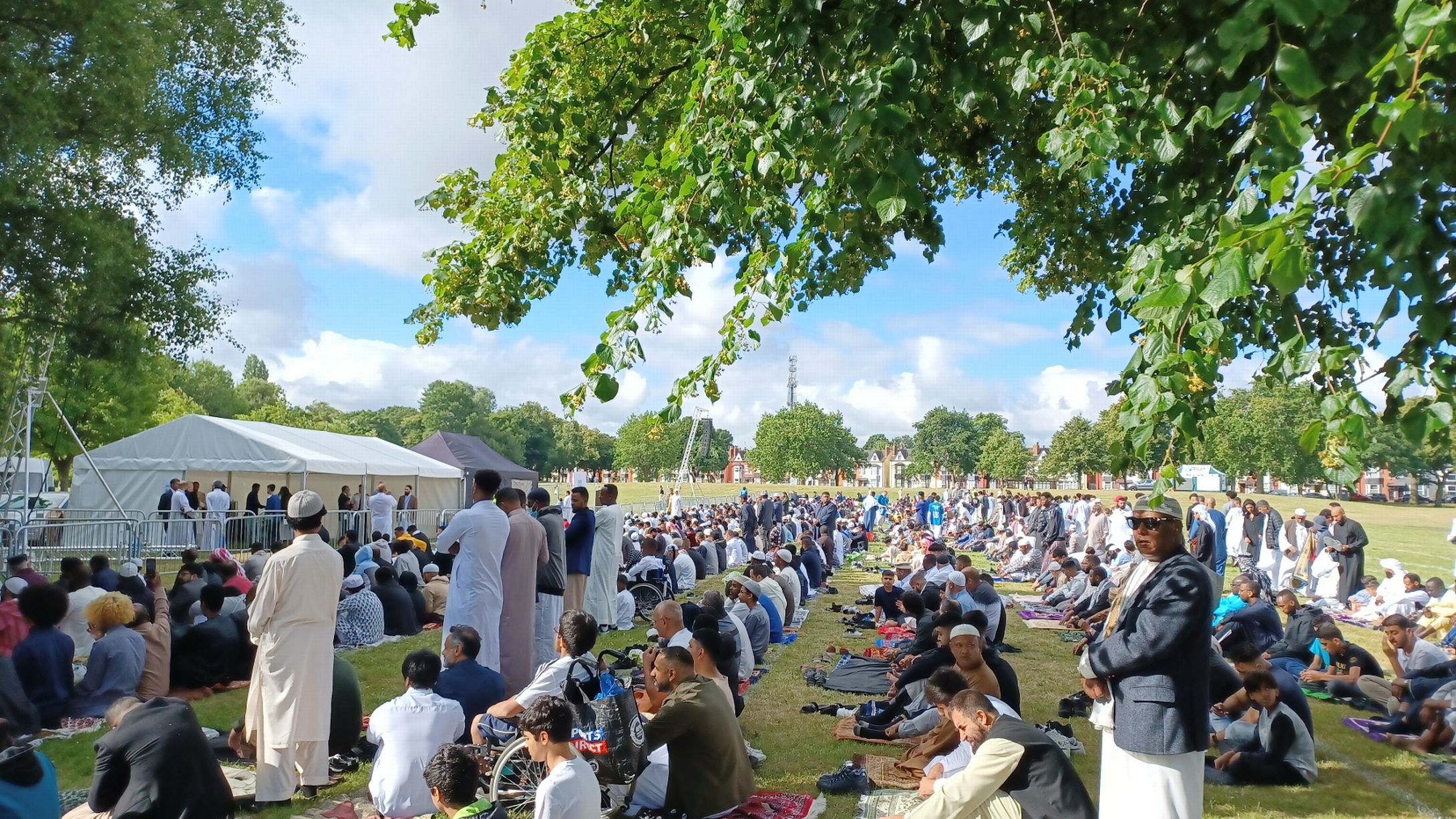 Thousands Gather for Birmingham's Big `Eid Celebrations - About Islam