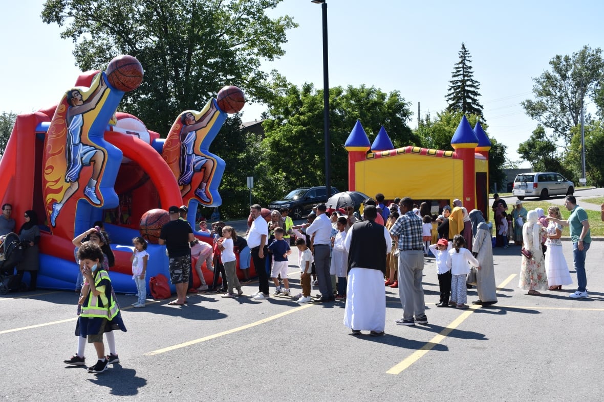 Muslims Across Canada Gather for First `Eid Al-Adha in Two Years - About Islam