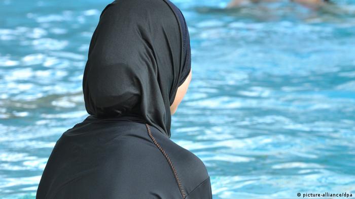 'I Was Very Uncomfortable': Muslim Family Barred from Pool for Burkini - About Islam