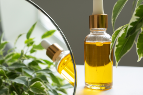 oil-serum-in-glass-bottle-Can Muslims Use Hair Oil Containing Alcohol?