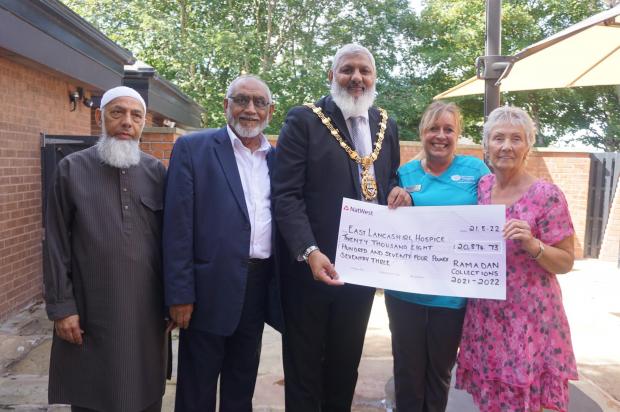 Lancashire Muslims Raise £20,000 to Help Local Hospice - About Islam